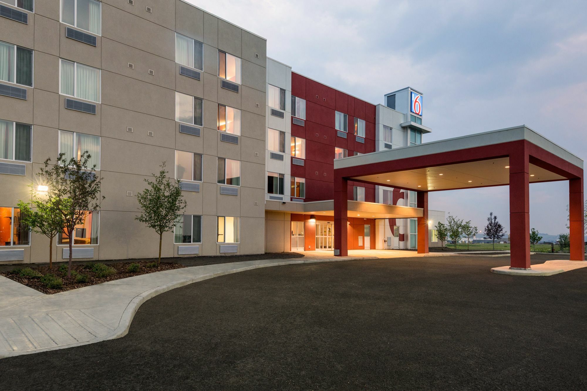 Motel 6 Airdrie Exterior photo