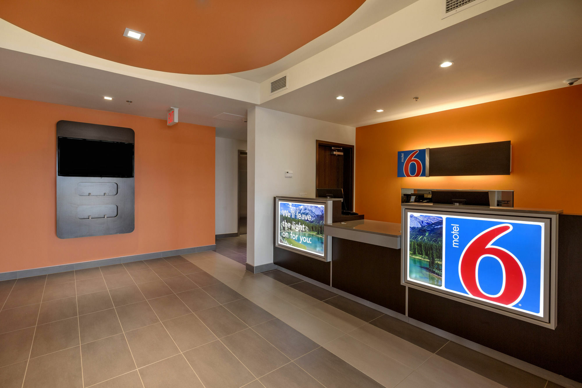 Motel 6 Airdrie Exterior photo